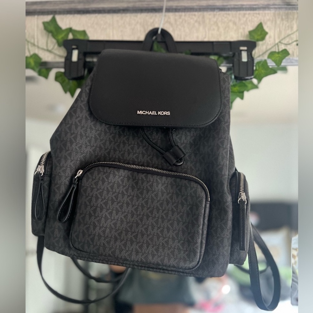 Micheal kors backpack